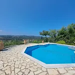 Villa Galini With Private Pool & Incredible Views, Ipsos