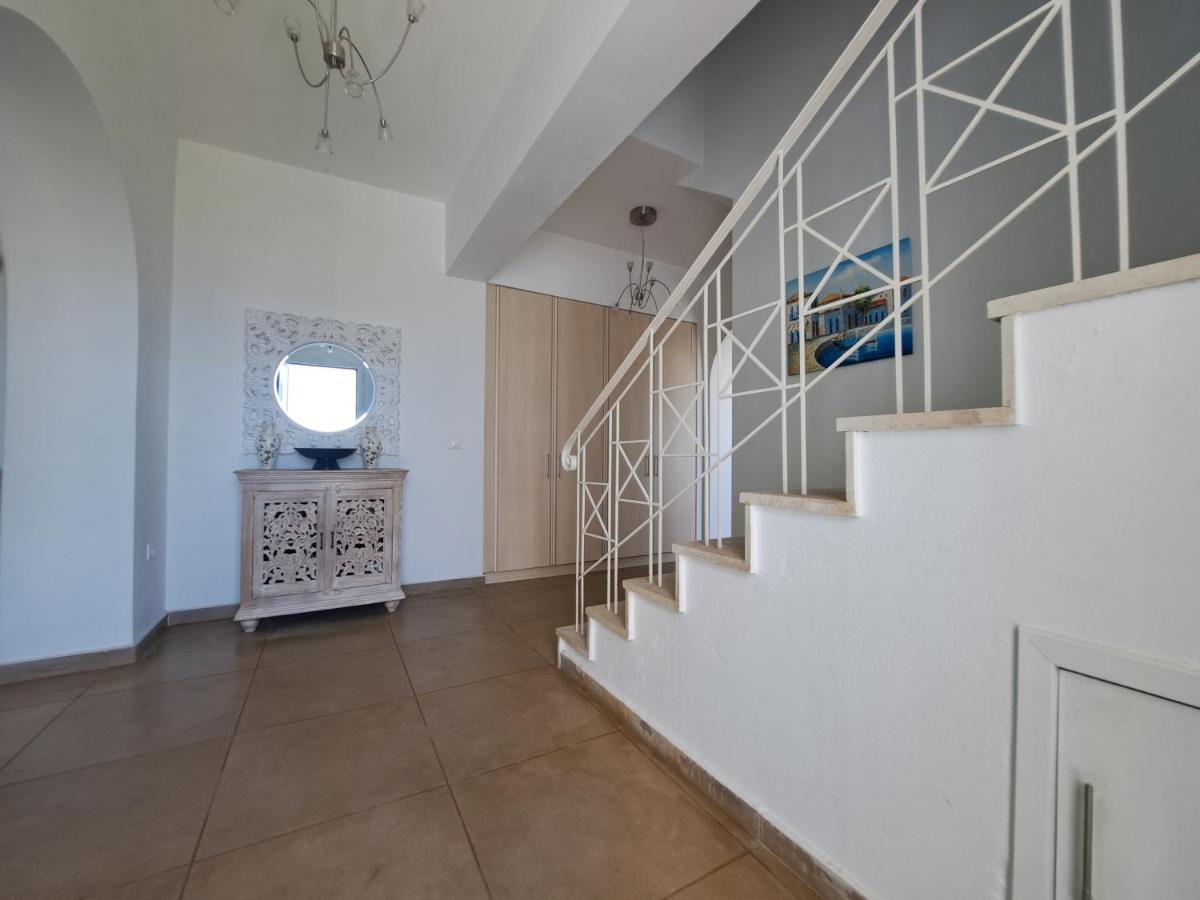 Willa Galini With Private Pool & Incredible Views, Ipsos