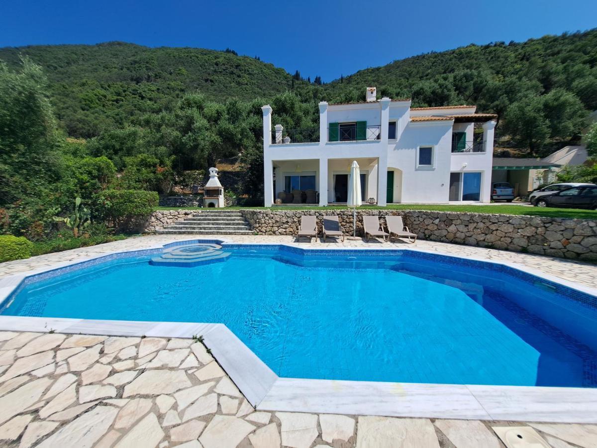Villa Galini With Private Pool & Incredible Views, Ipsos *