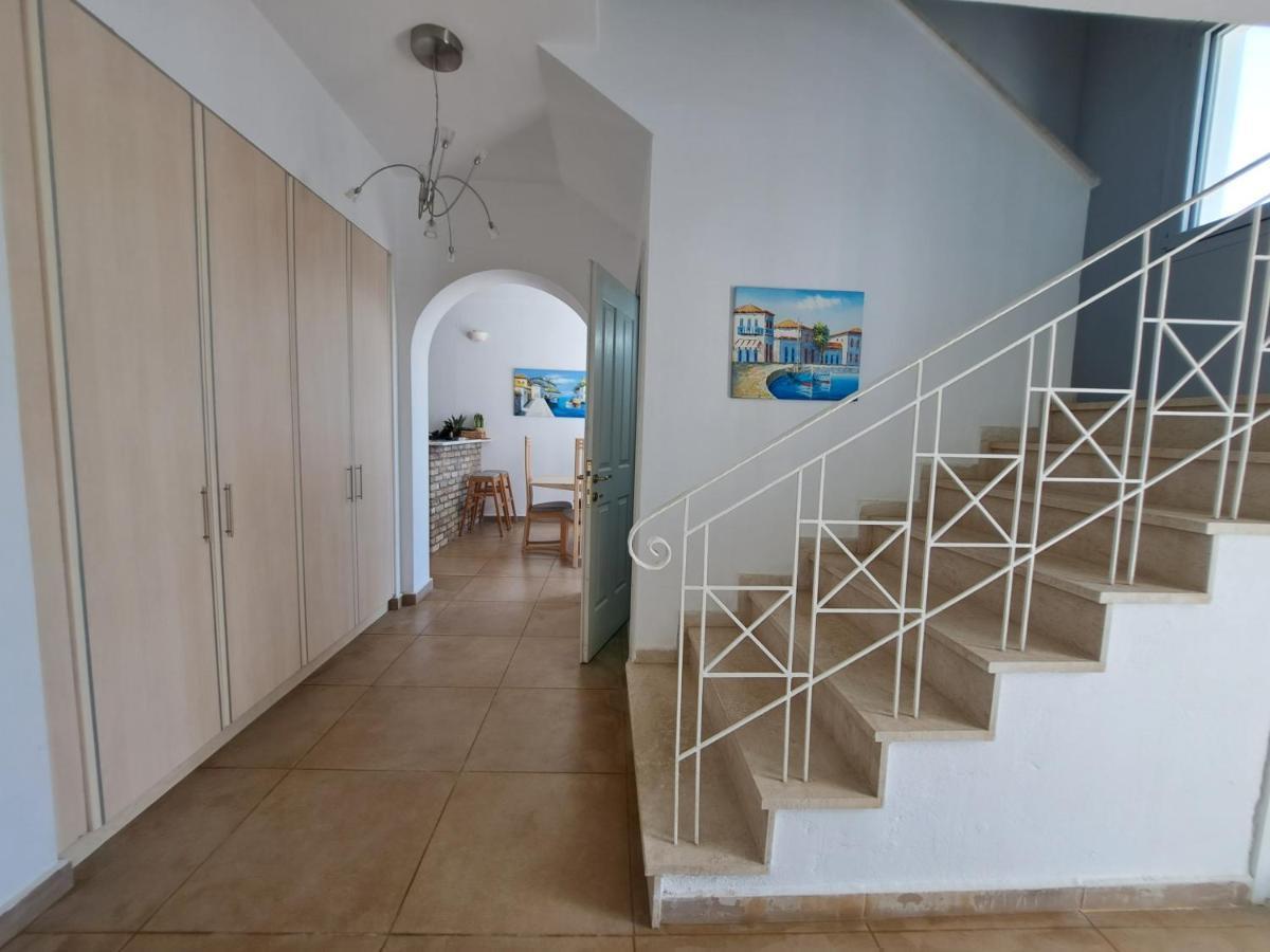 Galini With Private Pool & Incredible Views, Ipsos Villa