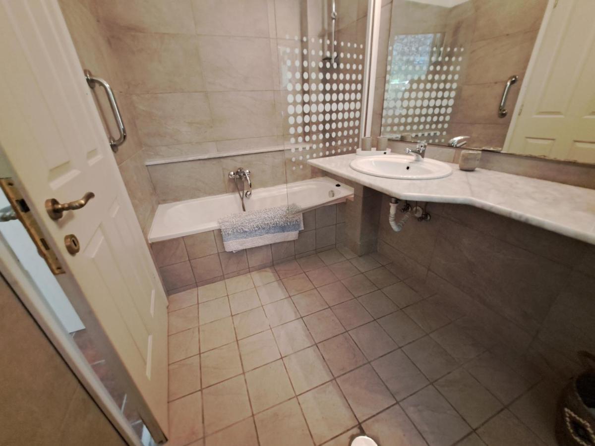 Galini With Private Pool & Incredible Views, Ipsos Willa