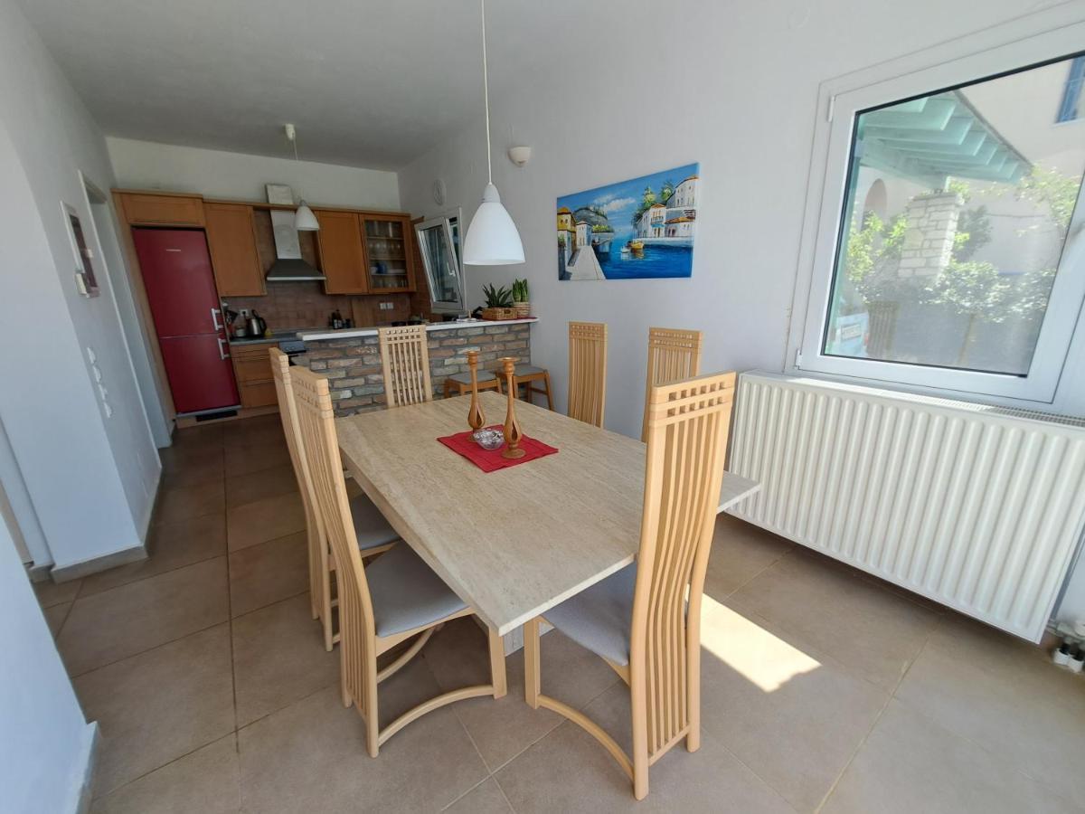 Villa Galini With Private Pool & Incredible Views, Ipsos *